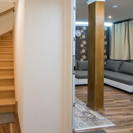 Apartment Four Seasons
